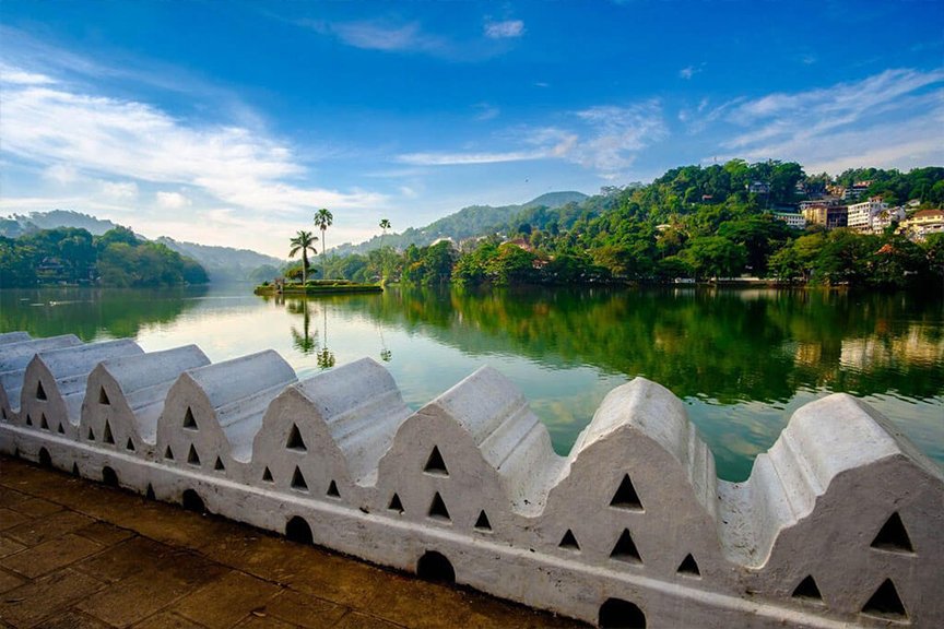 Kandy Lake and Cloud Wall Promanade